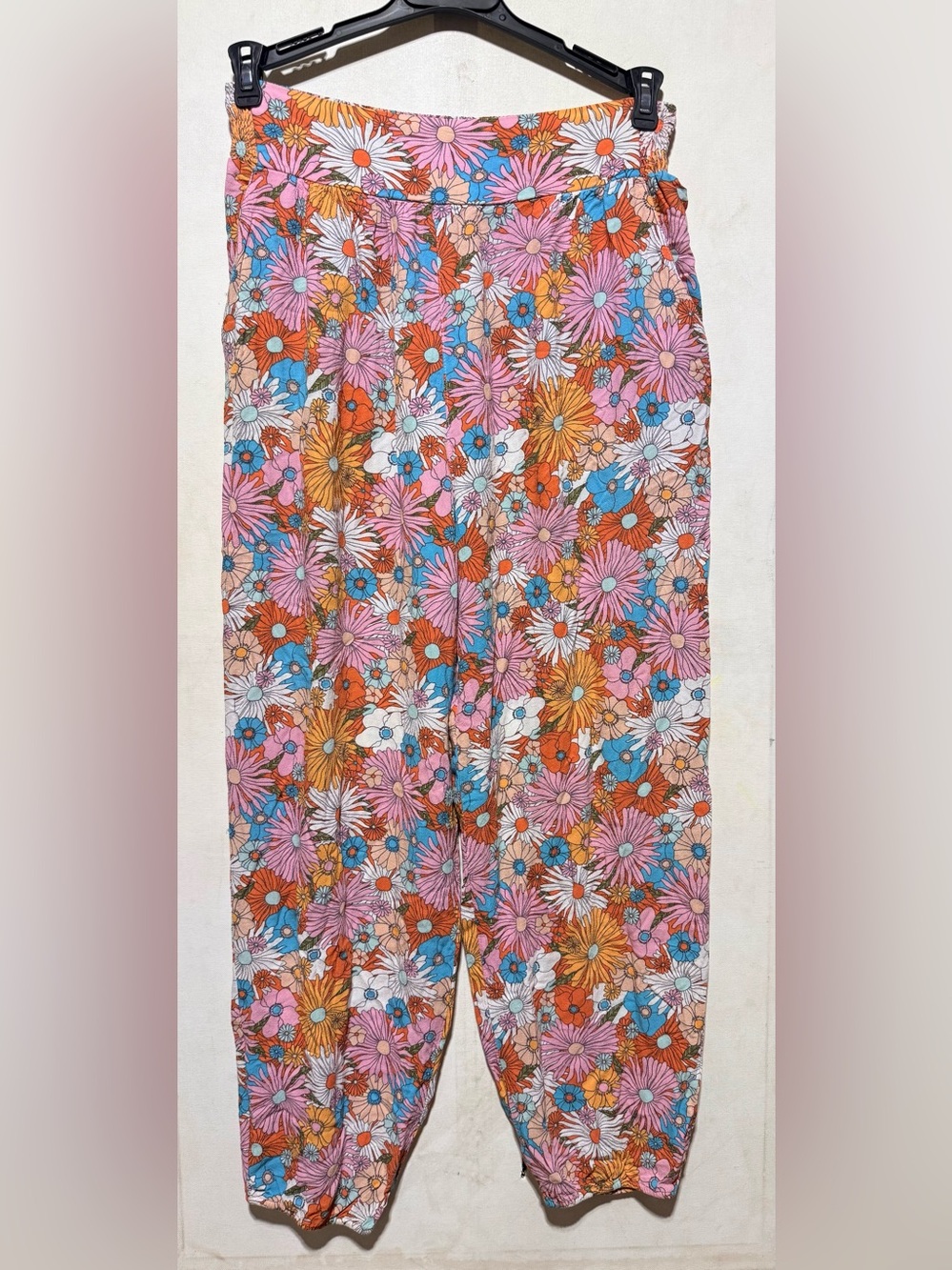 SO Floral Cropped Pants in Pink, Blue & Orange
